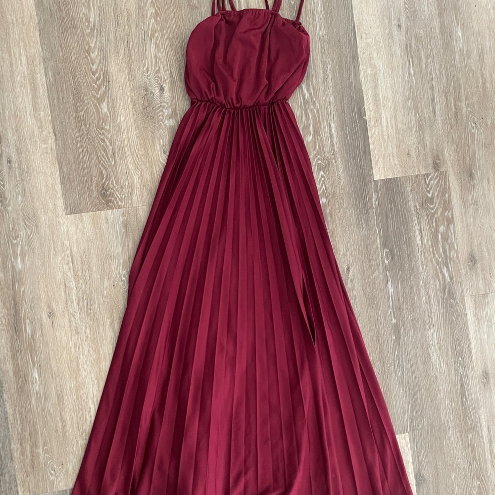 Elegant Burgundy Maxi Dress